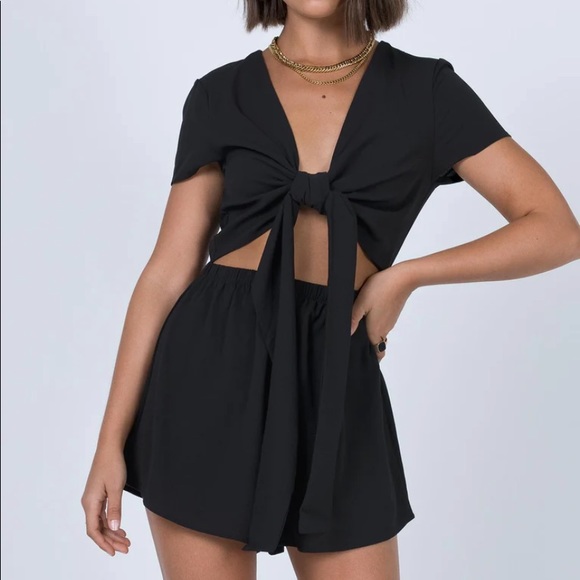 Princess Polly tie front romper - Picture 2 of 6